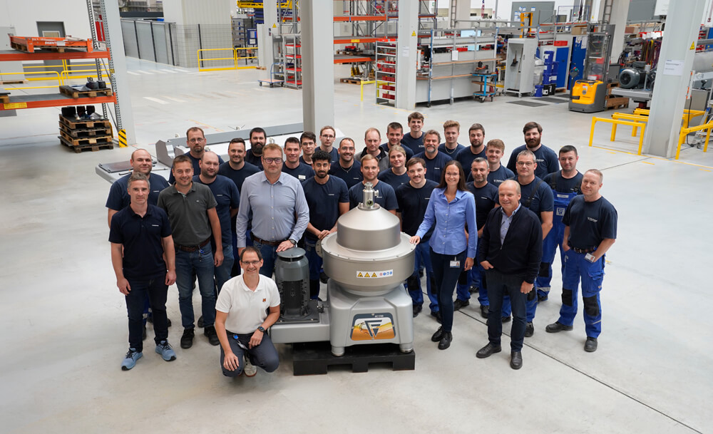 Flottwegs Management Board with the production team.